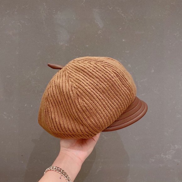 ?✨AUTHENTIC✨?Prada hat main image 5